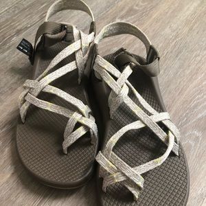 Size 8 chacos, minimal wear
